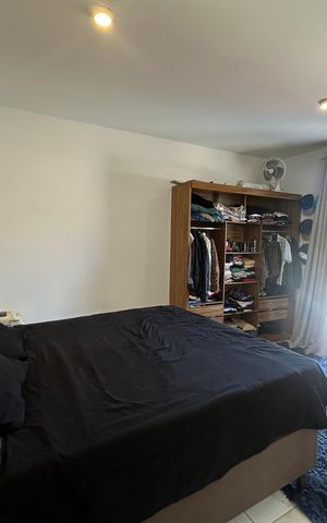 Casa à venda com 300m², 5 quartos e 2 vagas Casa à venda com 300m², 5 quartos e 2 vagasSuíte 2