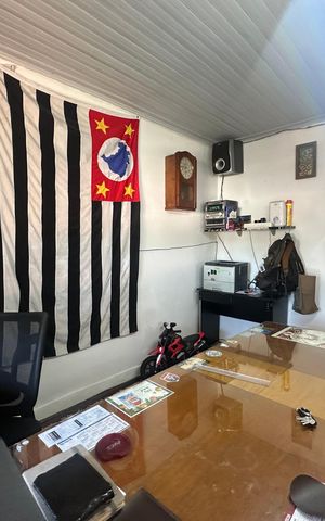 Casa à venda com 300m², 5 quartos e 2 vagas Casa à venda com 300m², 5 quartos e 2 vagasSala