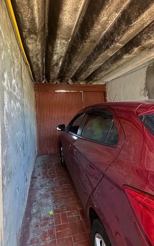 Casa à venda com 300m², 5 quartos e 2 vagas Casa à venda com 300m², 5 quartos e 2 vagasGaragem