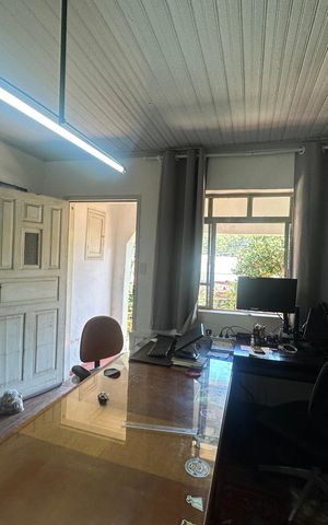 Casa à venda com 300m², 5 quartos e 2 vagas Casa à venda com 300m², 5 quartos e 2 vagasSala