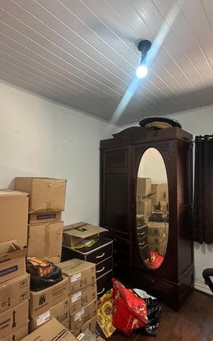 Casa à venda com 300m², 5 quartos e 2 vagas Casa à venda com 300m², 5 quartos e 2 vagasQuarto 2