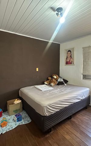 Casa à venda com 300m², 5 quartos e 2 vagas Casa à venda com 300m², 5 quartos e 2 vagasQuarto 1