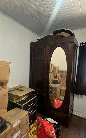 Casa à venda com 300m², 5 quartos e 2 vagas Casa à venda com 300m², 5 quartos e 2 vagasQuarto 2