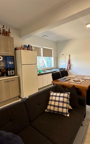 Casa à venda com 300m², 5 quartos e 2 vagas Casa à venda com 300m², 5 quartos e 2 vagasSala/Cozinha