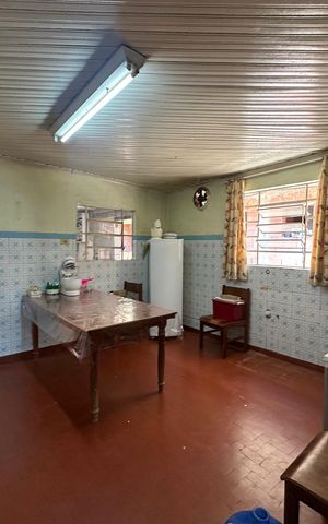 Casa à venda com 300m², 5 quartos e 2 vagas Casa à venda com 300m², 5 quartos e 2 vagasCozinha