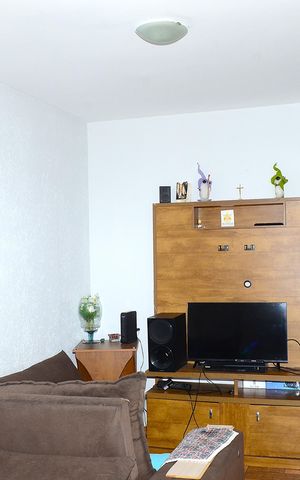 Casa de condomínio à venda com 95m², 3 quartos e 2 vagasSala