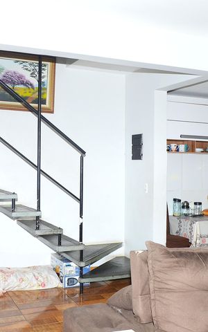 Casa de condomínio à venda com 95m², 3 quartos e 2 vagasSala