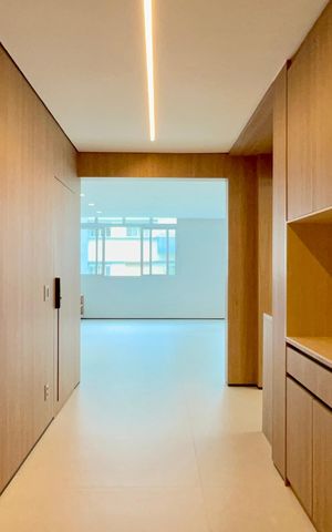 Apartamento à venda com 156m², 3 quartos e 1 vaga Apartamento à venda com 156m², 3 quartos e 1 vagaHall de entrada