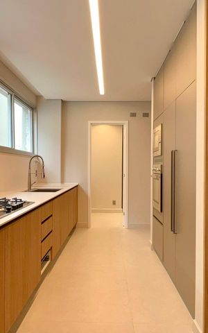 Apartamento à venda com 156m², 3 quartos e 1 vaga Apartamento à venda com 156m², 3 quartos e 1 vagaCozinha