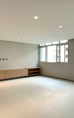 Apartamento à venda com 156m², 3 quartos e 1 vaga Apartamento à venda com 156m², 3 quartos e 1 vagaSala