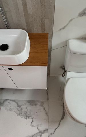 Apartamento para alugar com 150m², 3 quartos e 2 vagas Apartamento para alugar com 150m², 3 quartos e 2 vagasBanheiro da Suíte