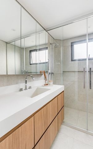 Apartamento à venda com 150m², 3 quartos e 3 vagas Apartamento à venda com 150m², 3 quartos e 3 vagasBanheiro