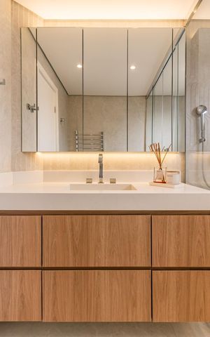 Apartamento à venda com 150m², 3 quartos e 3 vagas Apartamento à venda com 150m², 3 quartos e 3 vagasBanheiro