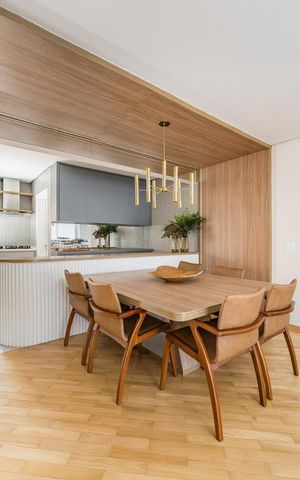 Apartamento à venda com 150m², 3 quartos e 3 vagas Apartamento à venda com 150m², 3 quartos e 3 vagasSala de jantar
