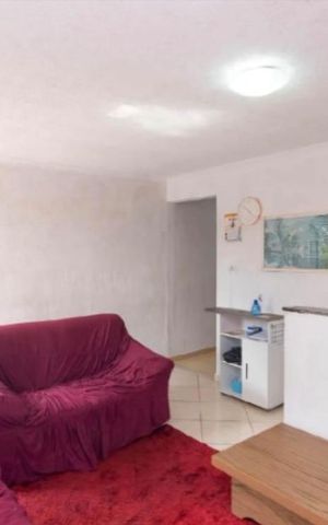 Casa à venda com 140m², 4 quartos e 2 vagas Casa à venda com 140m², 4 quartos e 2 vagasSala