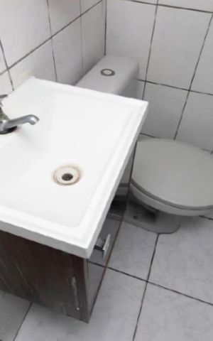 Casa à venda com 140m², 4 quartos e 2 vagas Casa à venda com 140m², 4 quartos e 2 vagasBanheiro