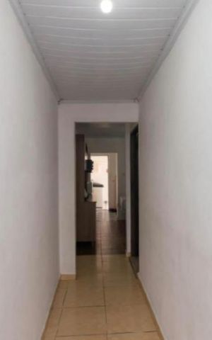 Casa à venda com 140m², 4 quartos e 2 vagas Casa à venda com 140m², 4 quartos e 2 vagasCorredor