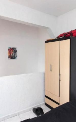 Casa à venda com 140m², 4 quartos e 2 vagas Casa à venda com 140m², 4 quartos e 2 vagasQuarto