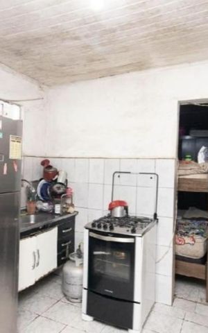 Casa à venda com 140m², 4 quartos e 2 vagas Casa à venda com 140m², 4 quartos e 2 vagasCozinha