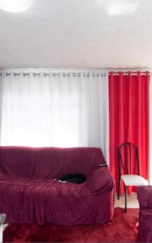 Casa à venda com 140m², 4 quartos e 2 vagas Casa à venda com 140m², 4 quartos e 2 vagasSala
