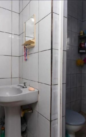 Casa à venda com 140m², 4 quartos e 2 vagas Casa à venda com 140m², 4 quartos e 2 vagasBanheiro