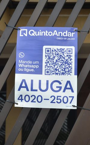 Casa à venda com 225m², 3 quartos e 2 vagasPlaca