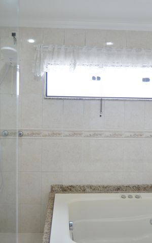 Casa à venda com 225m², 3 quartos e 2 vagasBanheiro da Suíte 3
