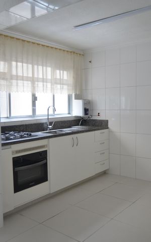 Casa à venda com 225m², 3 quartos e 2 vagasCozinha