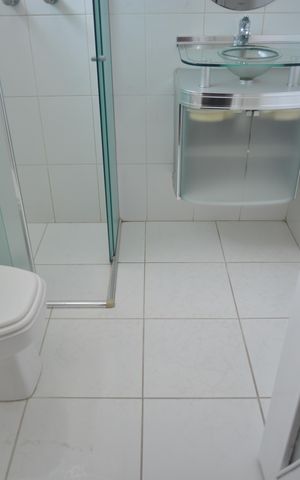 Casa à venda com 225m², 3 quartos e 2 vagasBanheiro da Suíte 2