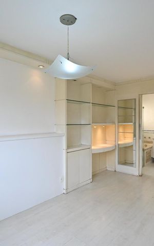 Casa de condomínio para alugar com 550m², 3 quartos e 3 vagasSuíte