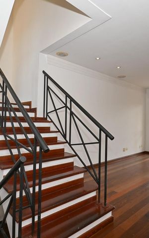 Casa de condomínio para alugar com 550m², 3 quartos e 3 vagasSala