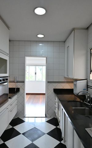 Casa de condomínio para alugar com 550m², 3 quartos e 3 vagasCozinha