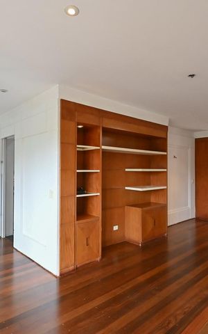 Casa de condomínio para alugar com 550m², 3 quartos e 3 vagasSala