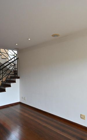 Casa de condomínio para alugar com 550m², 3 quartos e 3 vagasSalav