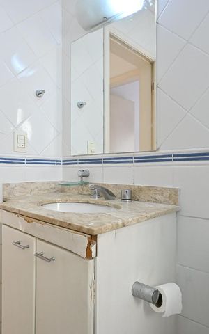 Casa de condomínio para alugar com 550m², 3 quartos e 3 vagasBanheiro
