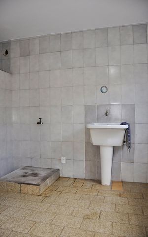 Casa de condomínio à venda com 294m², 3 quartos e 4 vagas Casa de condomínio à venda com 294m², 3 quartos e 4 vagasDetalhe - Área de Serviço