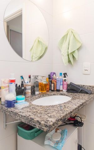 Apartamento à venda com 49m², 1 quarto e 2 vagasBanheiro do Quarto