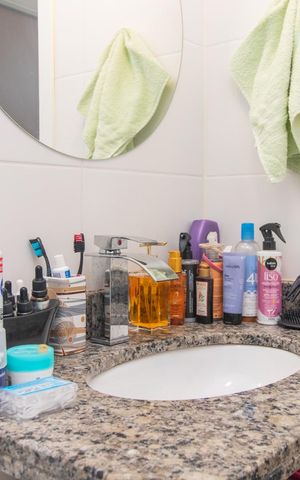 Apartamento à venda com 49m², 1 quarto e 2 vagasBanheiro do Quarto
