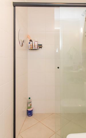 Apartamento à venda com 49m², 1 quarto e 2 vagasBanheiro do Quarto