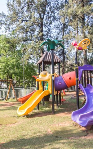 Casa de condomínio à venda com 420m², 3 quartos e 6 vagasÁrea comum - Playground