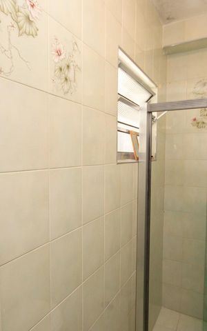 Casa à venda com 125m², 4 quartos e 2 vagas Casa à venda com 125m², 4 quartos e 2 vagasBanheiro da Suíte