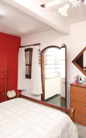 Casa à venda com 125m², 4 quartos e 2 vagas Casa à venda com 125m², 4 quartos e 2 vagasSuíte