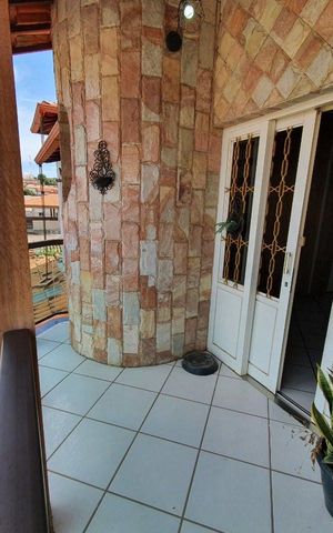 Casa à venda com 197m², 4 quartos e 2 vagas Casa à venda com 197m², 4 quartos e 2 vagasÁrea externa