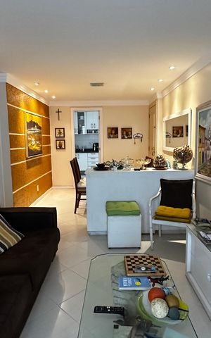 Apartamento à venda com 84m², 3 quartos e 2 vagas Apartamento à venda com 84m², 3 quartos e 2 vagasSala
