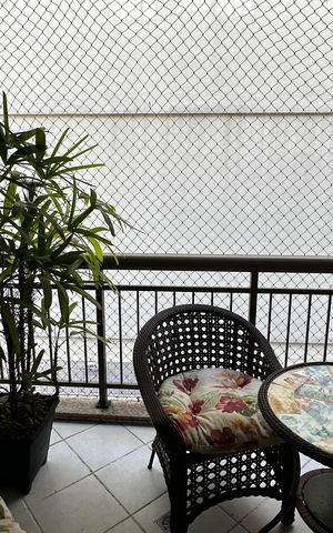 Apartamento à venda com 84m², 3 quartos e 2 vagas Apartamento à venda com 84m², 3 quartos e 2 vagasVaranda