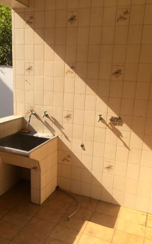 Casa à venda com 187m², 3 quartos e 2 vagas Casa à venda com 187m², 3 quartos e 2 vagasÁrea de serviço