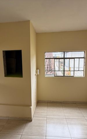 Casa para alugar com 44m², 1 quarto e sem vaga