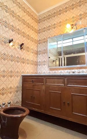 Casa à venda com 250m², 5 quartos e 5 vagas Casa à venda com 250m², 5 quartos e 5 vagasBanheiro da Suíte 1