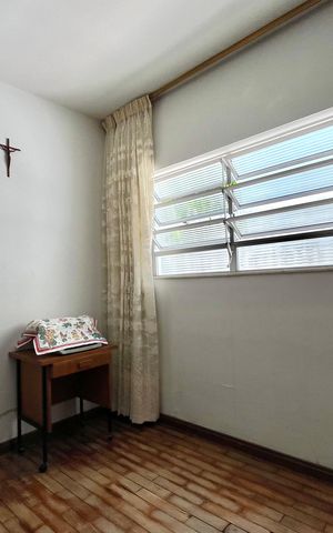 Casa à venda com 250m², 5 quartos e 5 vagas Casa à venda com 250m², 5 quartos e 5 vagasQuarto 5
