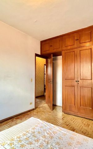 Casa à venda com 250m², 5 quartos e 5 vagas Casa à venda com 250m², 5 quartos e 5 vagasQuarto 4